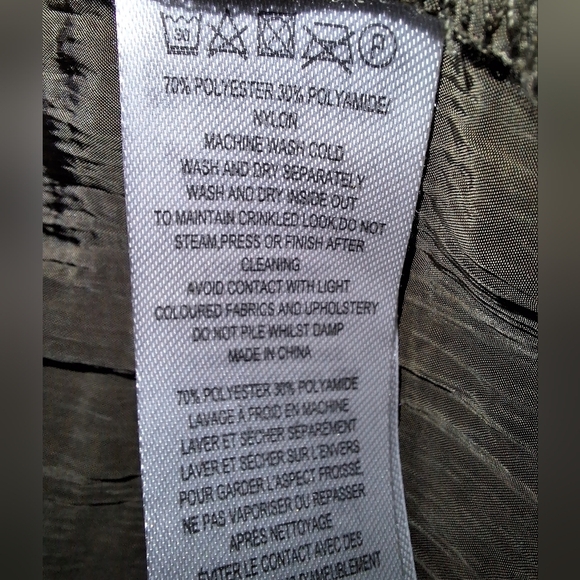 A French Connection long sleeve ruffled collar shimmering tunic top in an XS. - Picture 5 of 5